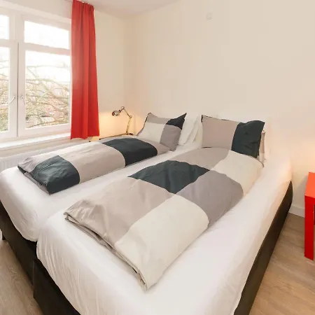 Lovely In With Many Facilities Within Walking Distance Appartamento