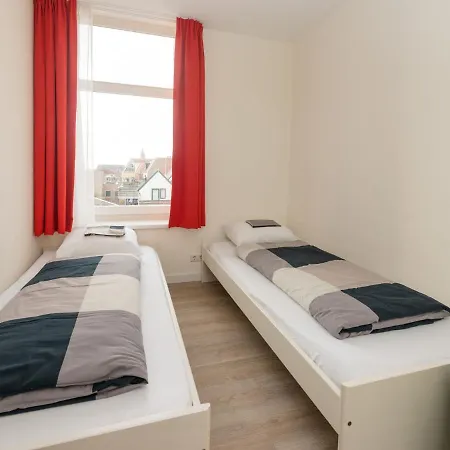 Lovely In With Many Facilities Within Walking Distance